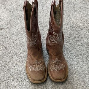Old West Cream Embroidered Western Boots